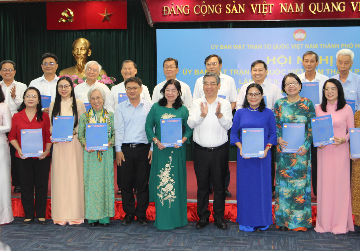 Ra mắt các Hội đồng tư vấn của Ủy ban Mặt trận Tổ quốc Việt Nam thành phố. Ảnh: Q.Đ.