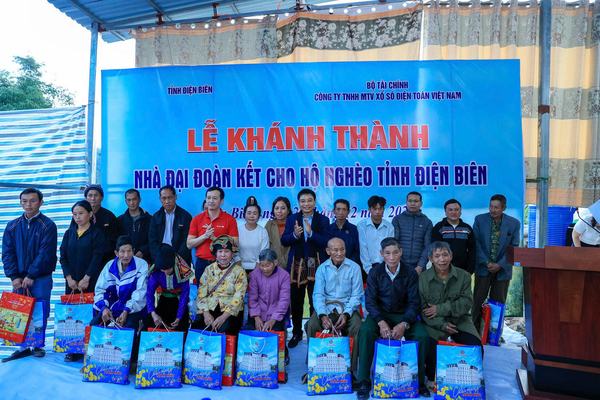 Bộ trưởng Bộ Tài chính Nguyễn Văn Thắng tham dự lễ khánh thành 108 căn nhà Đại đoàn kết cho các hộ nghèo, hộ có hoàn cảnh khó khăn, cao tuổi trên địa bàn tỉnh Điện Biên với tổng số tiền 6,48 tỷ đồng do Bộ Tài chính hỗ trợ (từ nguồn của Công ty TNHH MTV Xổ số Điện toán Việt Nam – Vietlott)