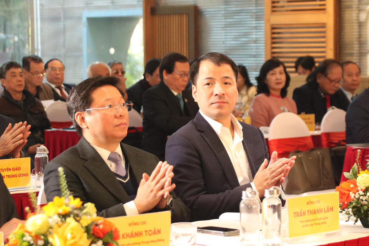 Ông Ngô Văn Cương - Phó Bí thư Đảng ủy MTTQ Việt Nam, các đoàn thể Trung ương và các đại biểu tham dự Hội nghị.