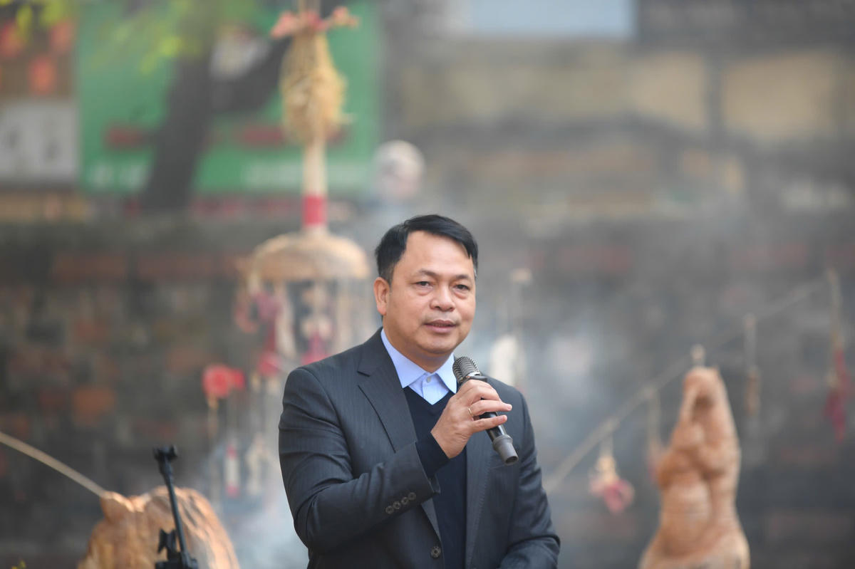 Giám đốc Trung tâm Hoạt động Văn hóa Khoa học Văn Miếu - Quốc Tử Giám Lê Xuân Kiêu phát biểu. Ảnh: Phạm Sỹ.