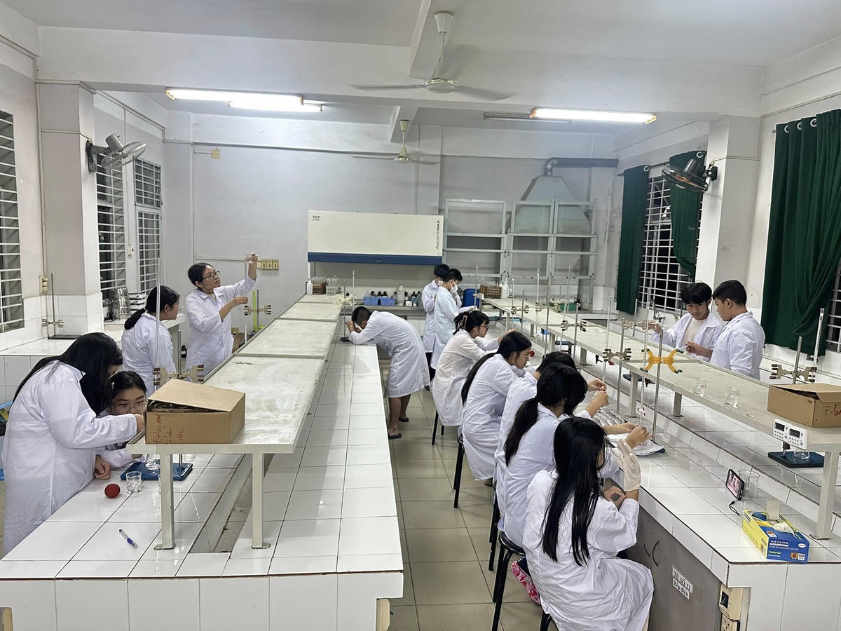 Học sinh Trường Phổ thông Năng khiếu - Đại học Quốc gia TPHCM. Ảnh: NTCC.