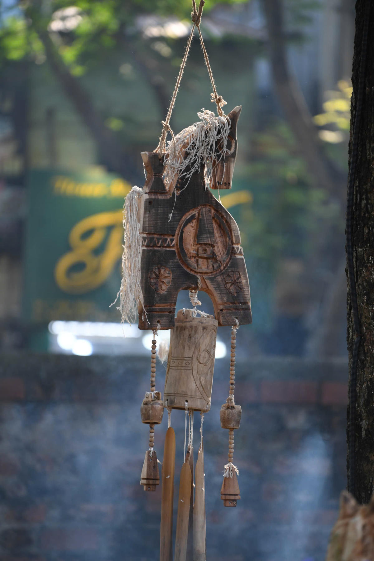 Tác phẩm nghiên cứu văn hóa về ngựa của nhà nghiên cứu Đặng Minh Tâm. Dưới góc nhìn của một nhà nghiên cứu văn hóa Tây Nguyên, hình tượng ngựa hiện lên như biểu trưng của sức mạnh, lòng trung thành và sự bền bỉ – những phẩm chất gắn bó với đời sống cộng đồng và các hành trình lịch sử của con người Việt. Ảnh: Phạm Sỹ.