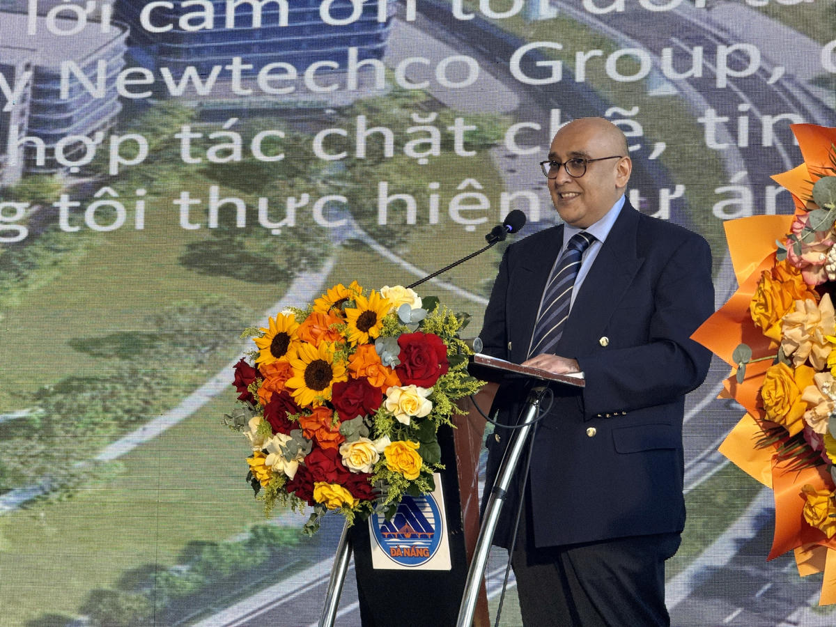 Ông Ali Ijaz Ahmad cho rằng, Trung tâm tài chính quốc tế kết hợp Khu thương mại tự do và môi trường lý tưởng tại Đà Nẵng sẽ trở thành động lực phát triển đột phá trong giai đoạn tới. Ảnh: Nguyễn Tú.