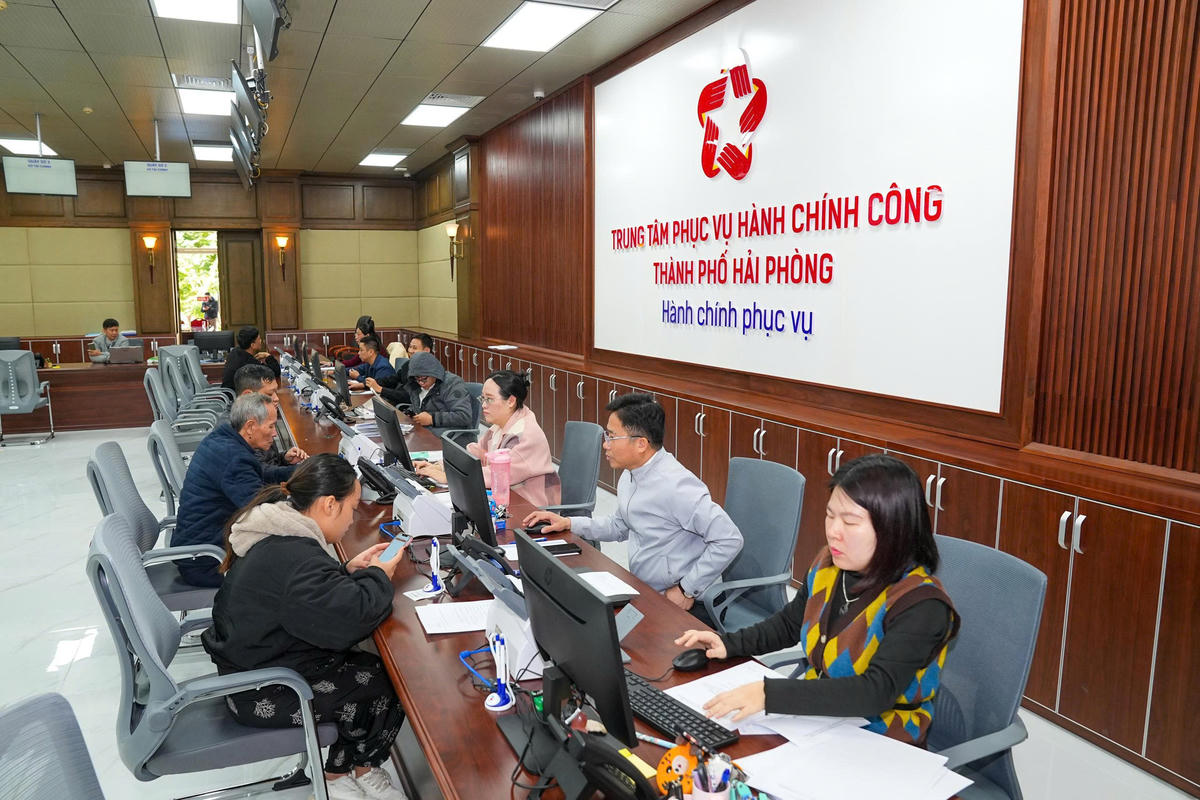 Trung tâm phục vụ hành chính công TP Hải Phòng hoạt động tại trụ sở mới ở số 18 đường Hoàng Diệu. Ảnh: PT.