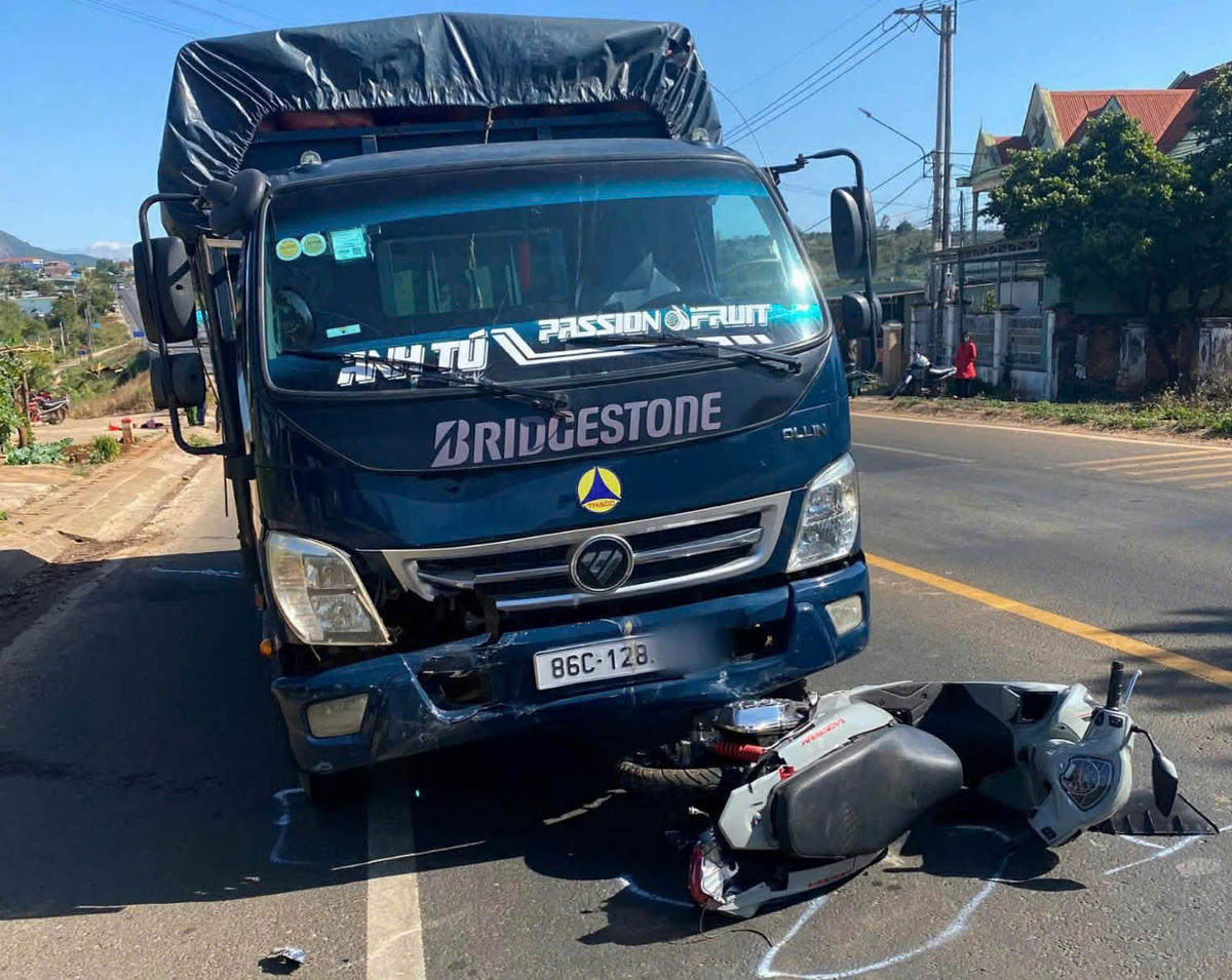 Hiện trường vụ tai nạn giao thông khiến 2 người tử vong. Ảnh: CV