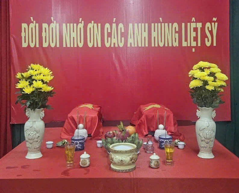 Hiện, các hài cốt liệt sĩ đã đưa về quàn tại đơn vị Đội 584 và được cán bộ, đội viên đơn vị này bảo vệ và hương khói chu đáo. Ảnh: QSQT.