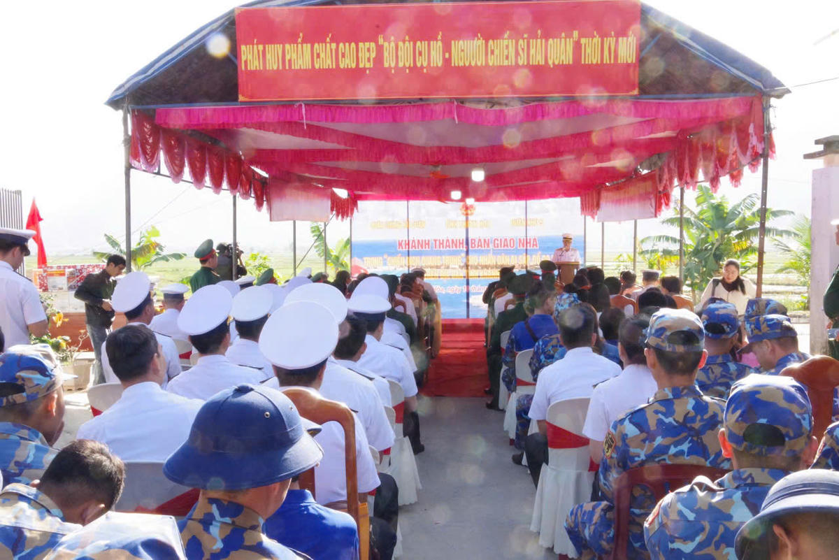 Quang cảnh buổi lễ. Ảnh: X.H.. 