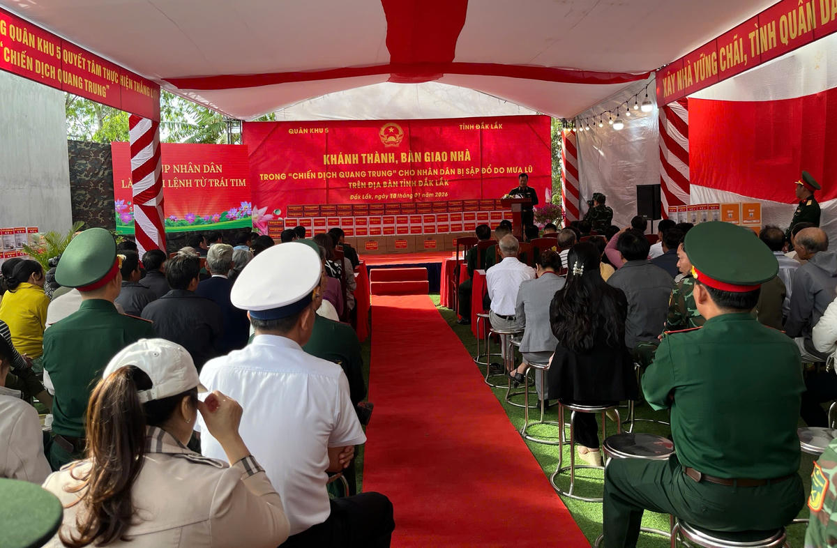 Quang cảnh buổi lễ. Ảnh: X.H.