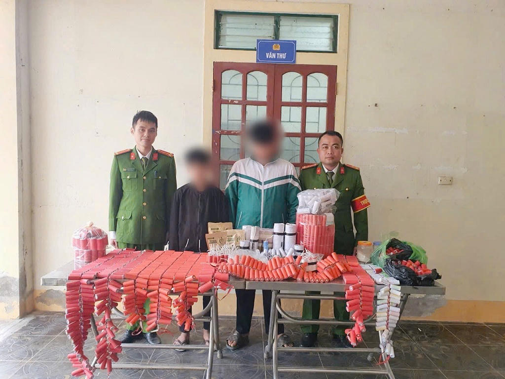 Số pháo nổ bị thu giữ tại cơ quan Công an. Ảnh: Công an tỉnh Nghệ An