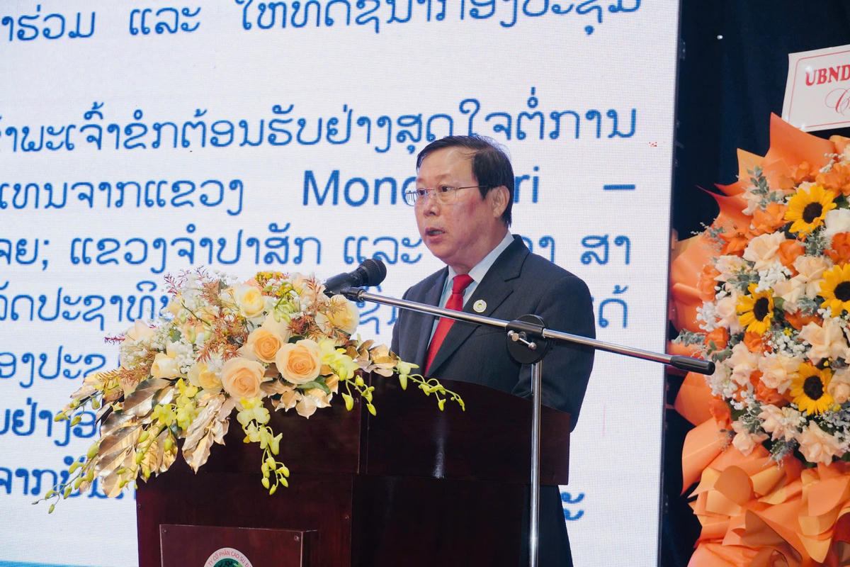 Ông Nguyễn Viết Tượng, Chủ tịch Hội đồng quản trị Công ty Cổ phần Cao su Đắk Lắk phát biểu tại hội nghị.