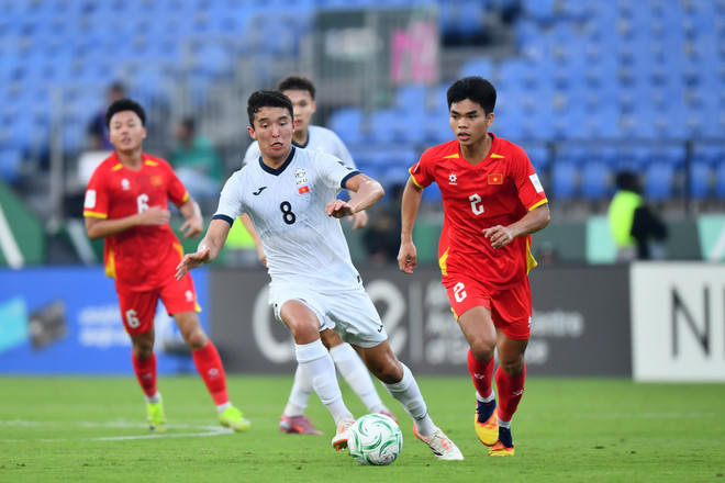 Những cầu thủ trẻ của U23 Việt Nam như Nguyễn Lê Phát (số 2) thi đấu tự tin trong lần đầu góp mặt tại sân chơi châu lục. (Ảnh: afc)