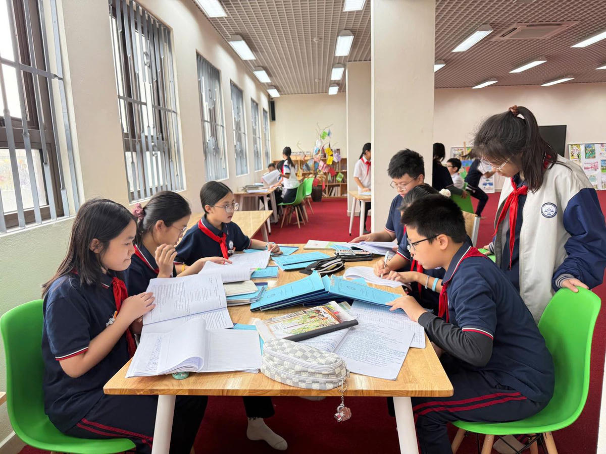 Chờ đợi môn thi thứ 3 vào lớp 10