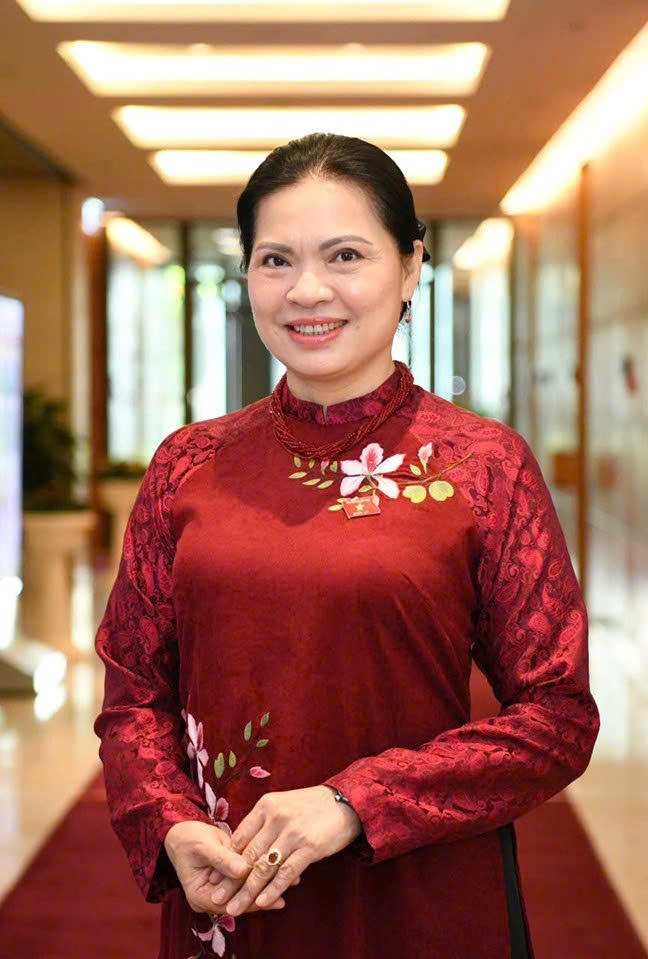 Bà Hà Thị Nga, Ủy viên Trung ương Đảng, Phó Bí thư Thường trực Đảng ủy MTTQ, các đoàn thể Trung ương, Phó Chủ tịch Ủy ban Trung ương MTTQ Việt Nam 