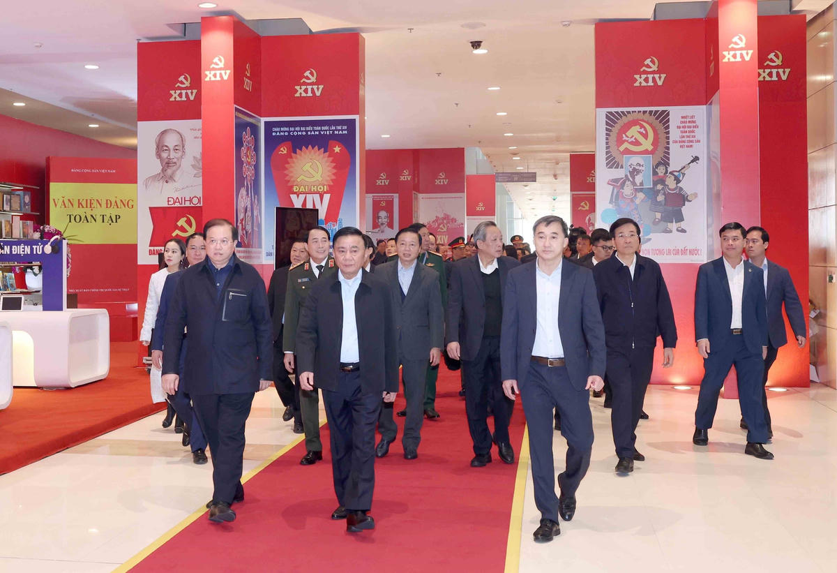 Thường trực Ban Bí thư Trần Cẩm Tú chủ trì sơ duyệt công tác tổ chức phục vụ Đại hội XIV của Đảng. Ảnh: Phương Hoa -&nbsp;TTXVN