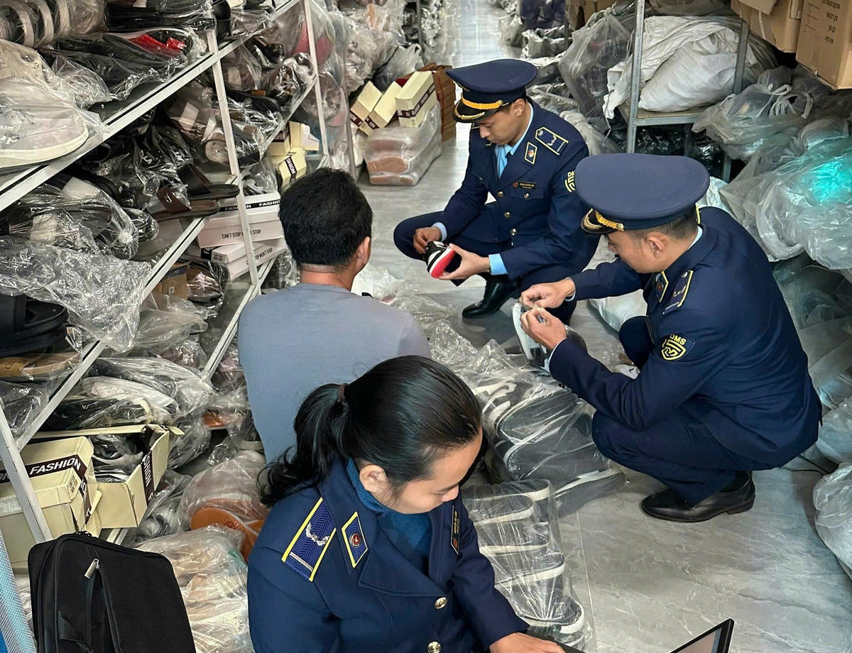 Hình ảnh kiểm tra tại cơ sở. Ảnh: Chi cục QLTT tỉnh Nghệ An