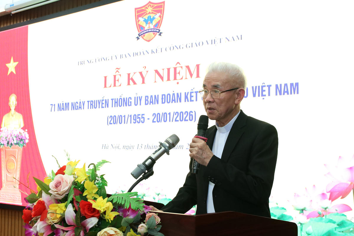 Linh mục Giuse Trần Xuân Mạnh – Chủ tịch Trung ương Ủy ban Đoàn kết Công giáo Việt Nam phát biểu tại buổi lễ.