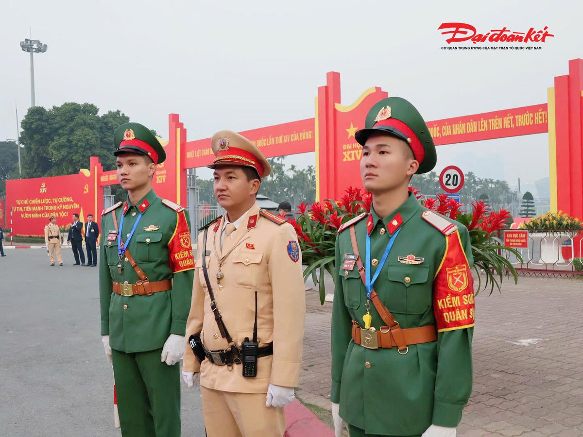 Các lực lượng Công an, Quân đội phối hợp chặt chẽ, triển khai đồng bộ các biện pháp bảo đảm an ninh, trật tự tại khu vực Trung tâm Hội nghị Quốc gia, các tuyến hoạt động của đoàn và nơi lưu trú của các đại biểu.. 