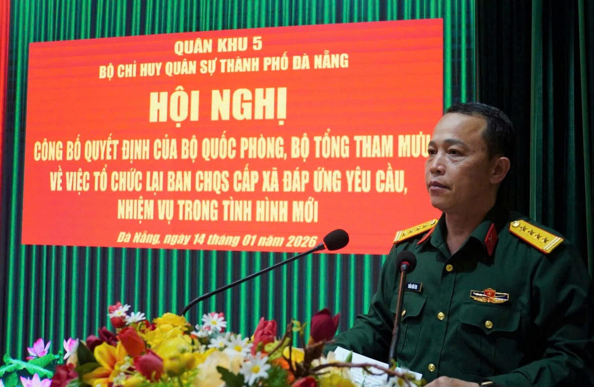 Đại tá Trần Hữu Ích, Chỉ huy trưởng Bộ CHQS TP Đà Nẵng phát biểu tại hội nghị. Ảnh: CV.