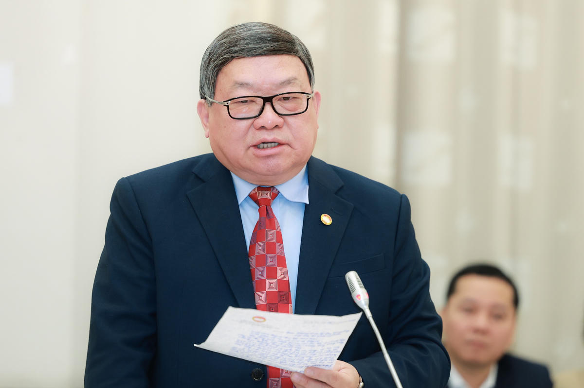 TSKH Thào Xuân Sùng - Ủy viên Đoàn Chủ tịch UBTƯ MTTQ Việt Nam phát biểu tại Hội nghị.