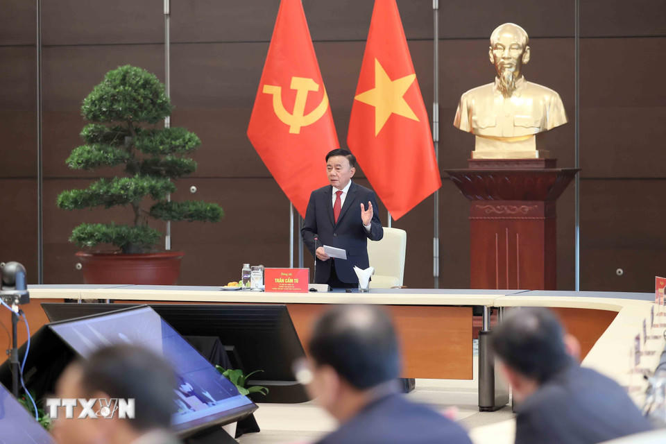 Thường trực Ban Bí thư Trần Cẩm Tú phát biểu chỉ đạo tại buổi tổng duyệt. (Ảnh: An Đăng/TTXVN)