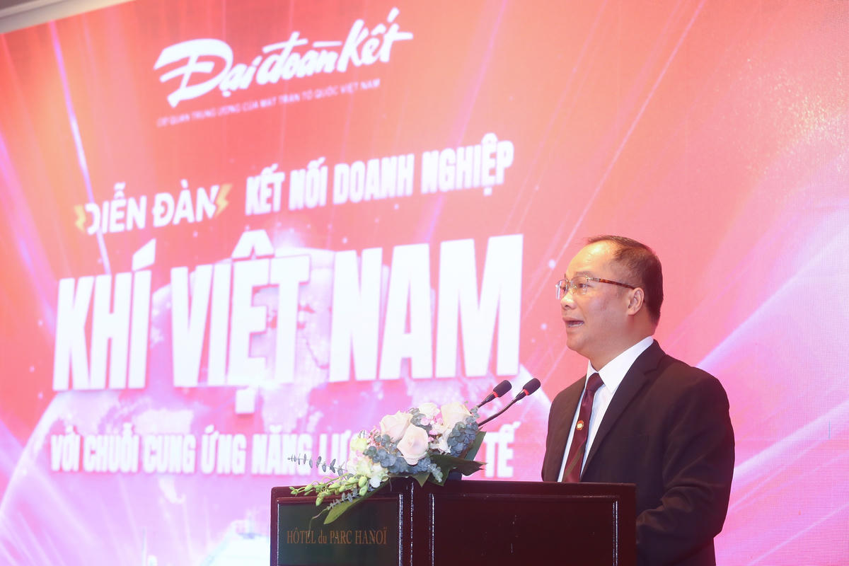 TS Nguyễn Đăng Khang - Phó Tổng Biên tập Báo Đại đoàn kết, Trưởng Ban Tổ chức chương trình phát biểu tại Diễn đàn. Ảnh: Lê Khánh.