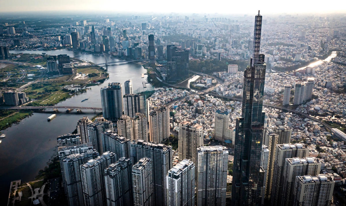 Hướng tới Đại hội đại biểu toàn quốc lần thứ XIV của Đảng: Đột phá về kết cấu hạ tầng, tạo nền tảng phát triển