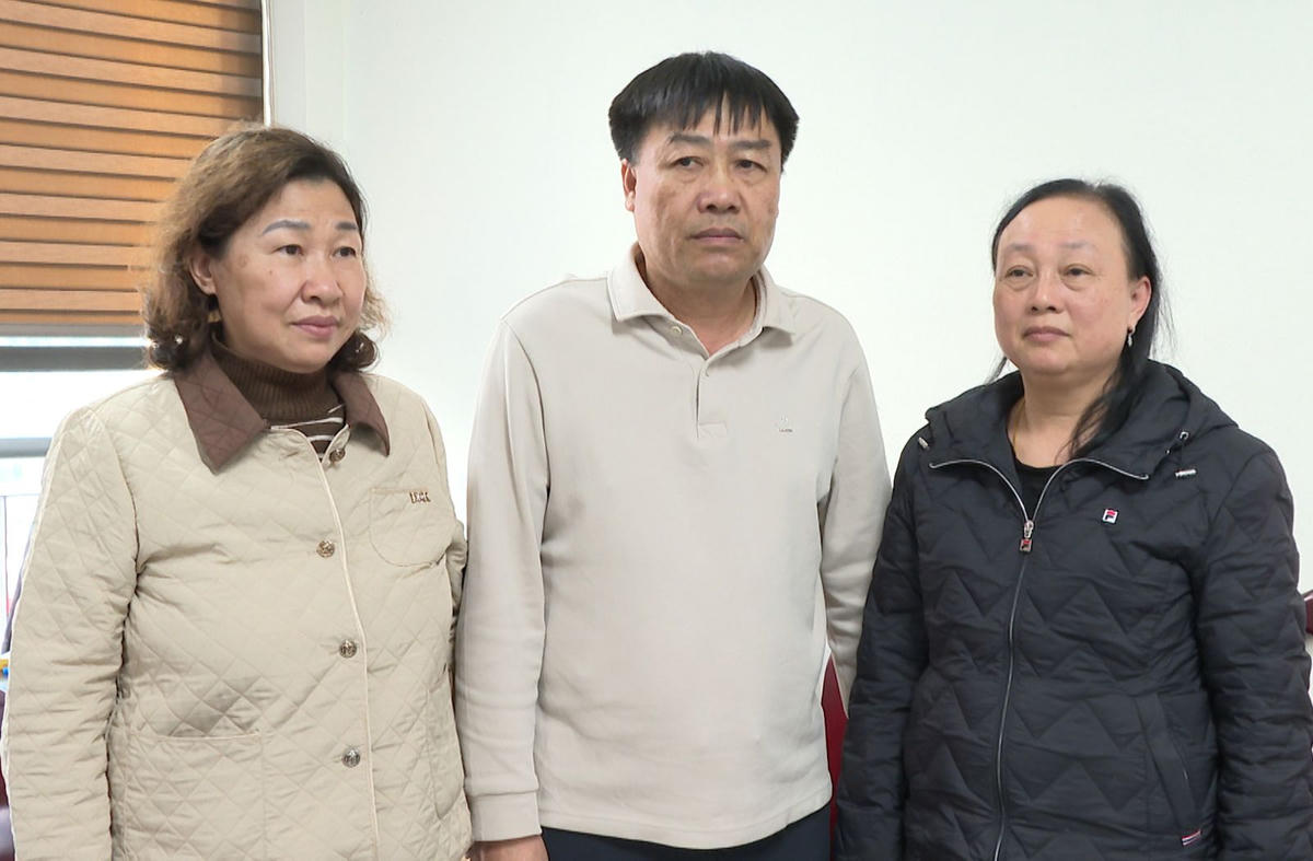 Hường, Biên, Ban (từ trái qua phải) tại cơ quan điều tra. Ảnh: CATH