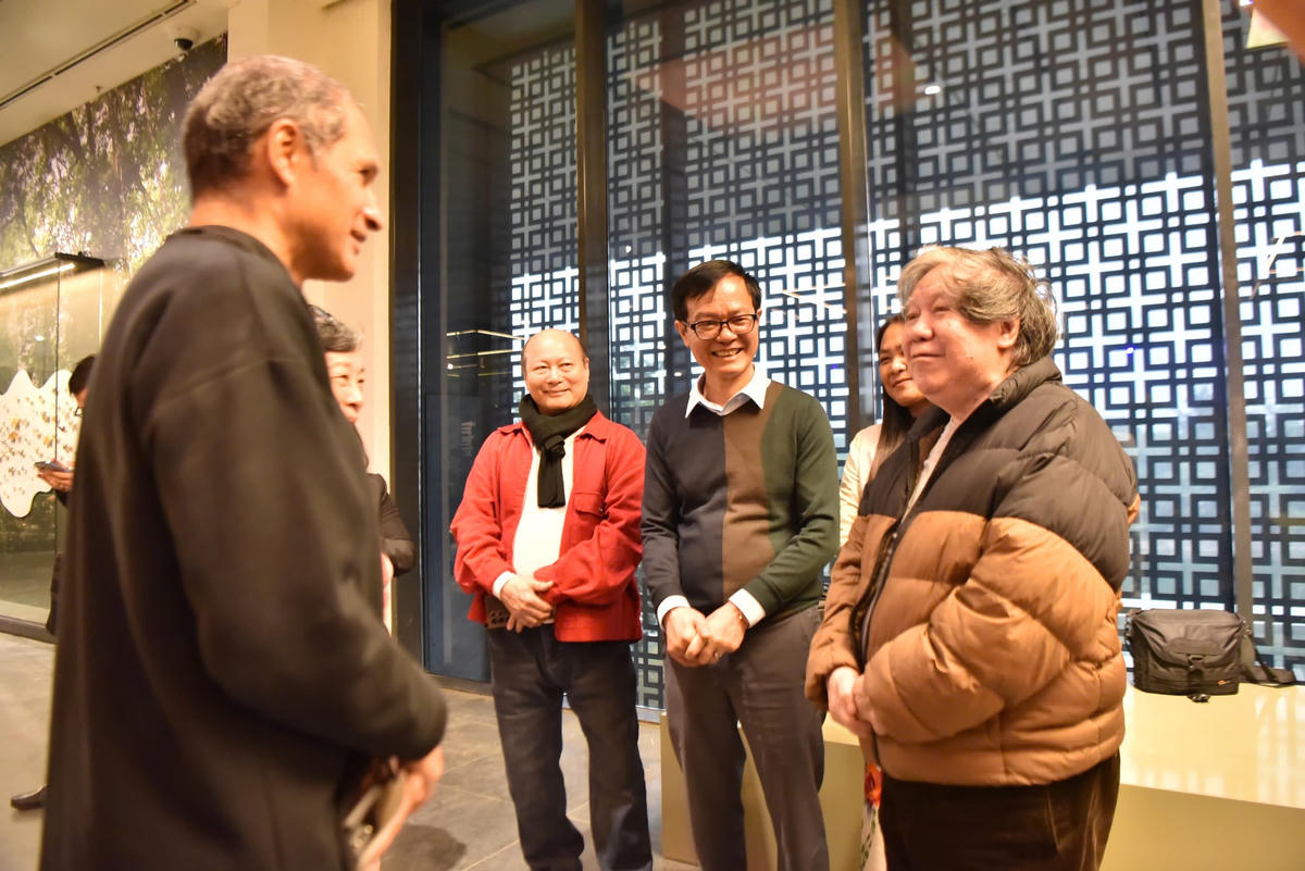 Các cố vấn và chuyên gia nước ngoài tâm huyết với những nội dung trưng bày của Bảo tàng Hà Nội. Ảnh: Phạm Sỹ.