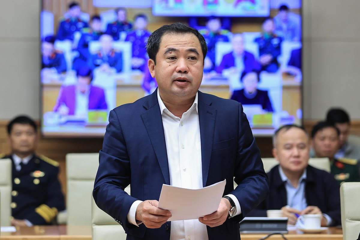 Bộ trưởng Bộ Nông nghiệp và Môi trường Trần Đức Thắng báo cáo tổng kết "Chiến dịch Quang Trung". Ảnh: Nhật Bắc