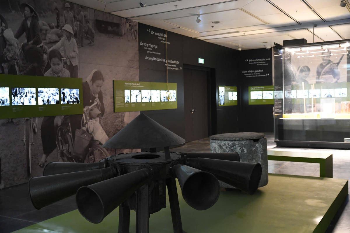 Không gian trưng bày về những giai đoạn đấu tranh giành độc lập và kháng chiến chôngd Mỹ.&nbsp;Ảnh: Phạm Sỹ.