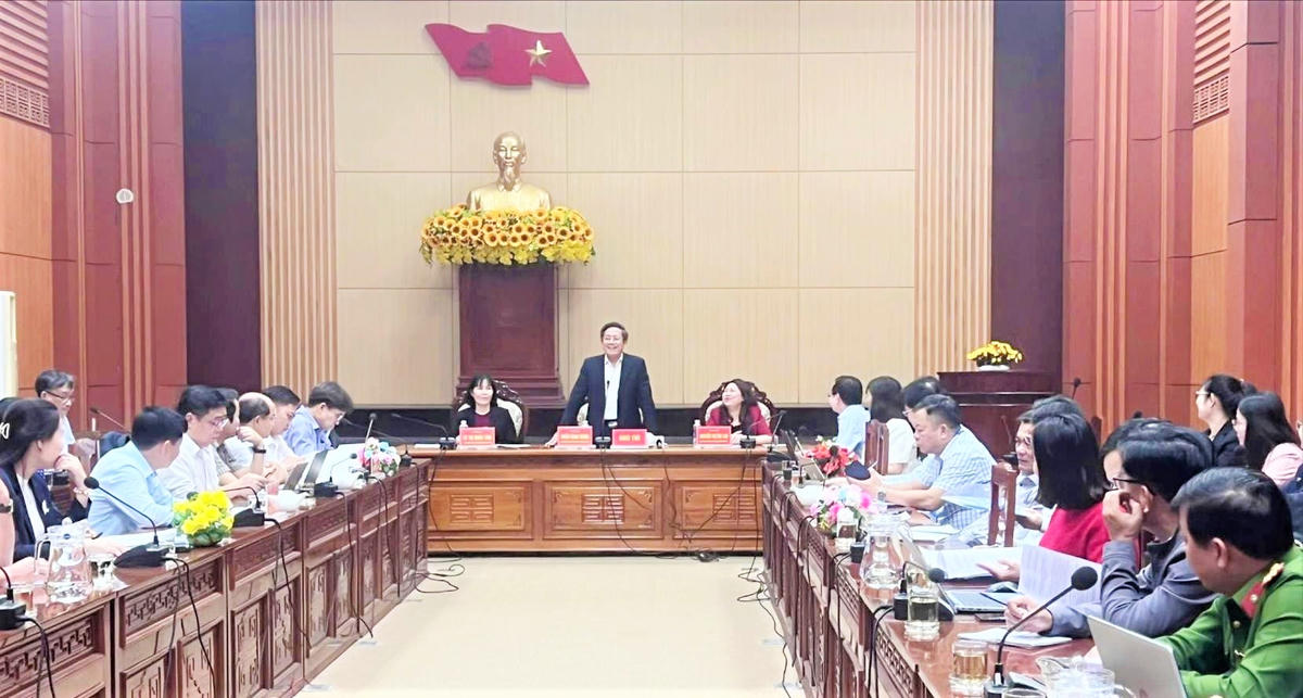 Ông Trần Nam Hưng, Phó Chủ tịch UBND TP Đà Nẵng kiểm tra công tác chuẩn bị bầu cử tại các phường phía nam thành phố. Ảnh: CV.