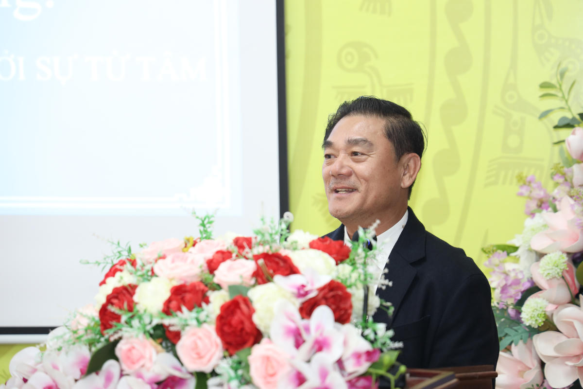 Ông Nguyễn Thuận, Phó Chủ tịch HĐQT Tập đoàn Kim Oanh, Phó Chủ tịch Hội đồng Quản lý Quỹ Khởi sự từ tâm phát biểu tại chương trình.