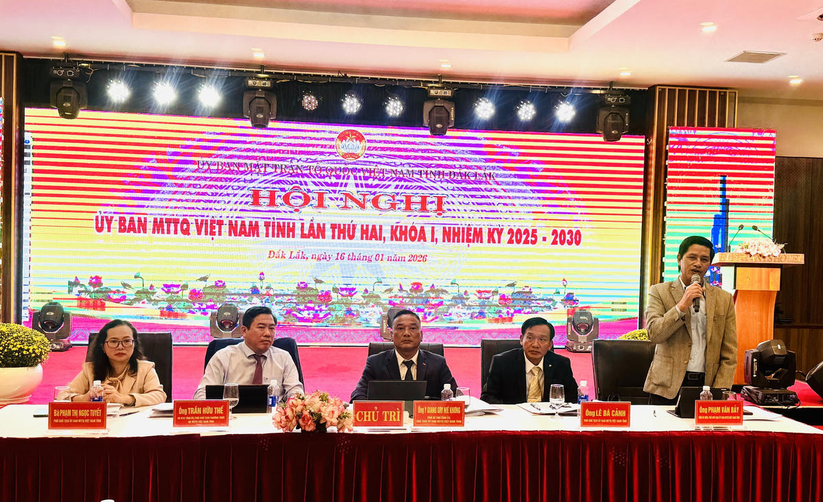 Các đồng chí chủ trì hội nghị. Ảnh: Thanh Nga.