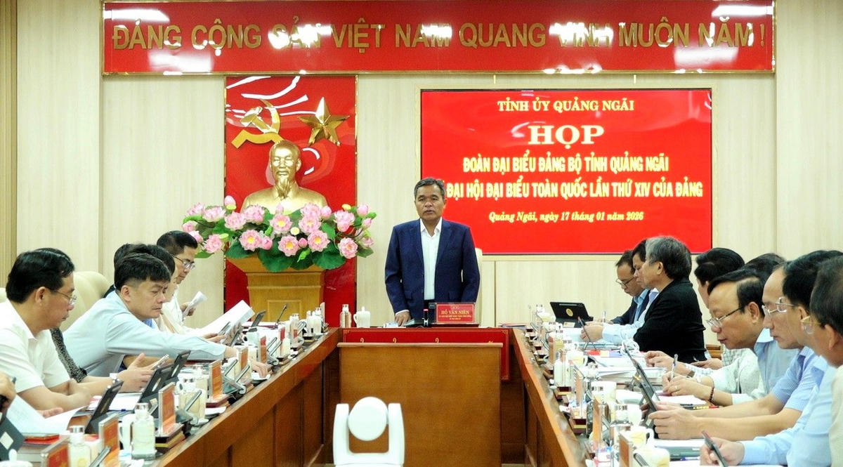 Bí thư Tỉnh ủy Quảng Ngãi Hồ Văn Niên chủ trì cuộc họp. Ảnh: CV.