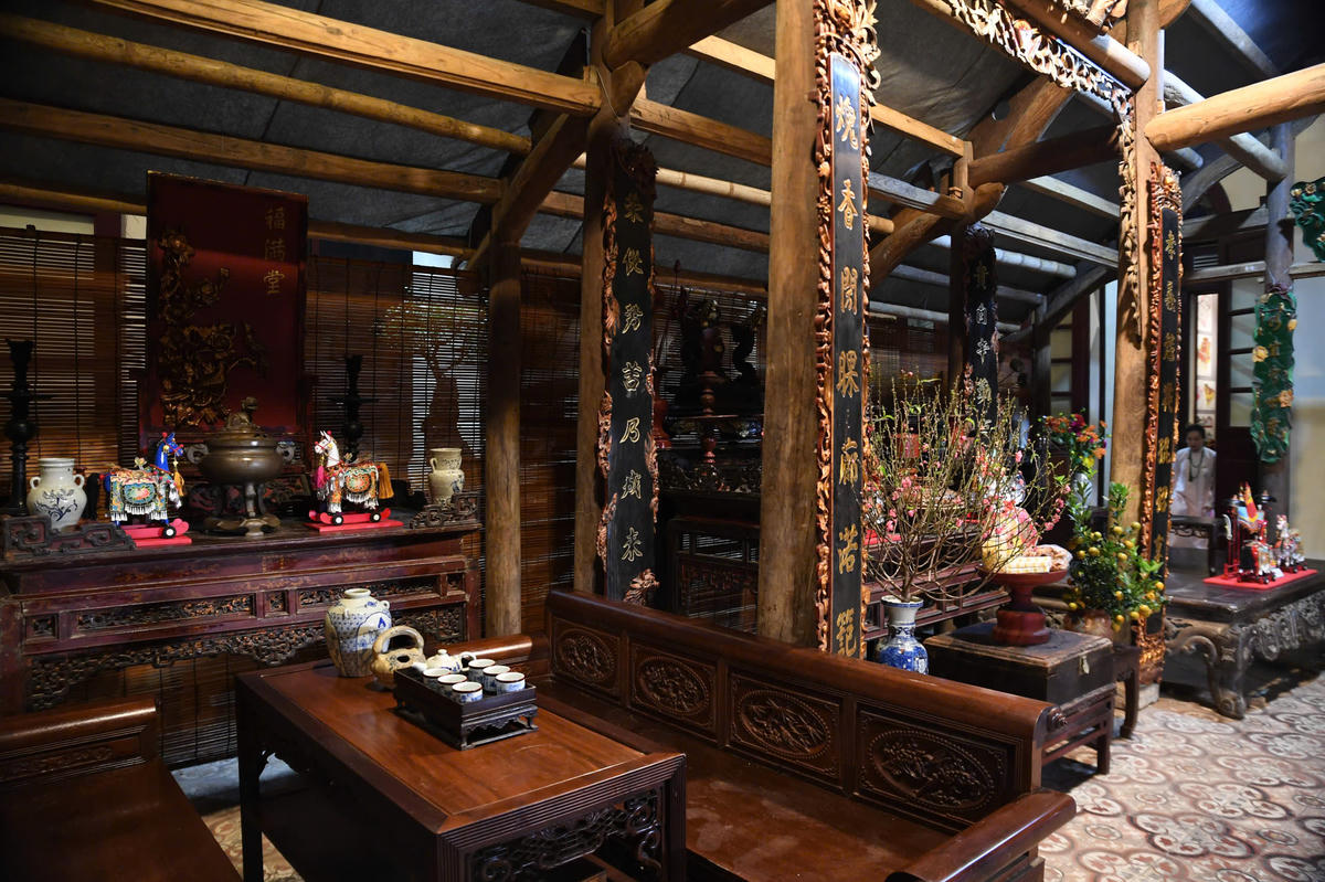 Bên trong ngôi nhà ba gia truyền thống. Ảnh: Phạm Sỹ.