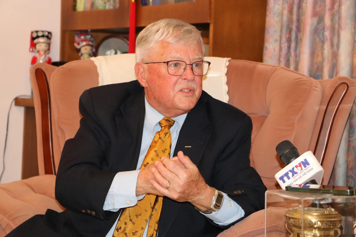 Giáo sư Carl Thayer. Ảnh: TTXVN. 