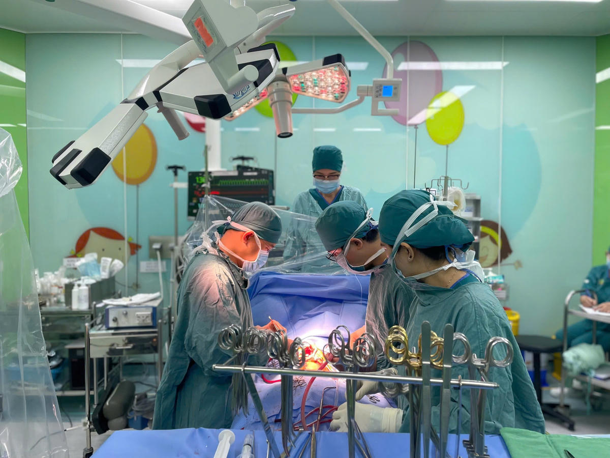 Các bác sĩ nhận định, đây là ca bệnh hiếm gặp, tiềm ẩn nguy cơ tử vong rất cao nếu không được can thiệp toàn diện. Ảnh: BV