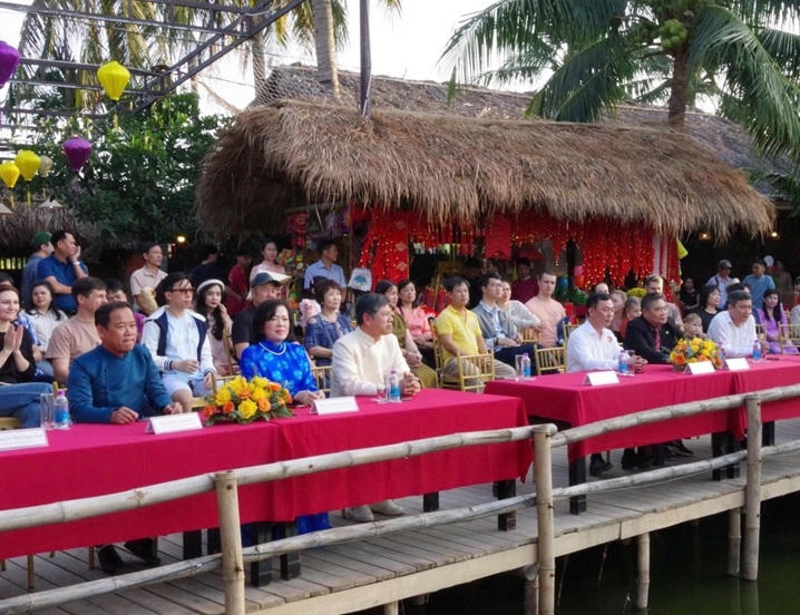 Đông đảo lãnh đạo các sở, ban ngành tỉnh Khánh Hòa tham dự. (ảnh X.H)