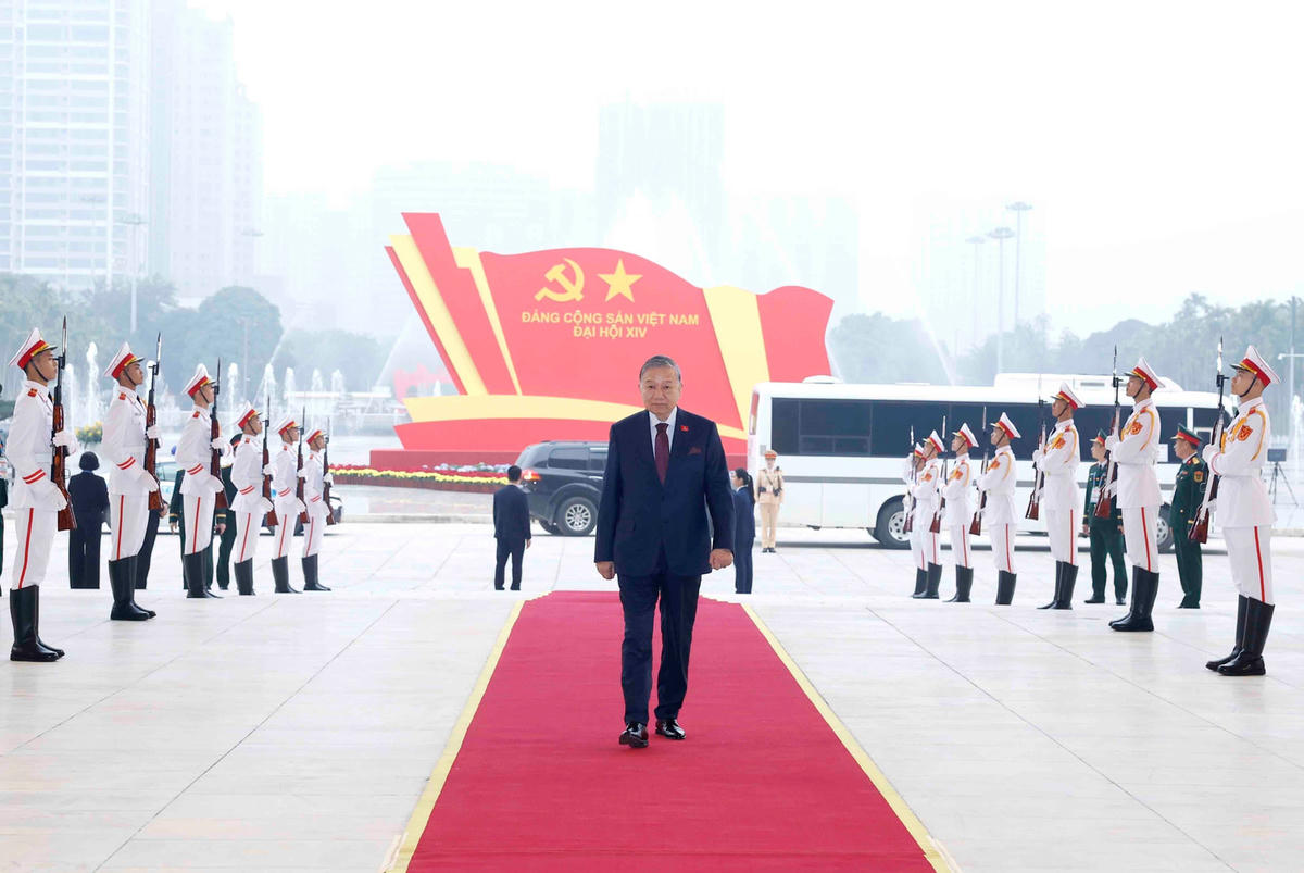 Tổng Bí thư Tô Lâm đến Trung tâm Hội nghị Quốc gia dự Đại hội XIV của Đảng. Ảnh: VT-VM