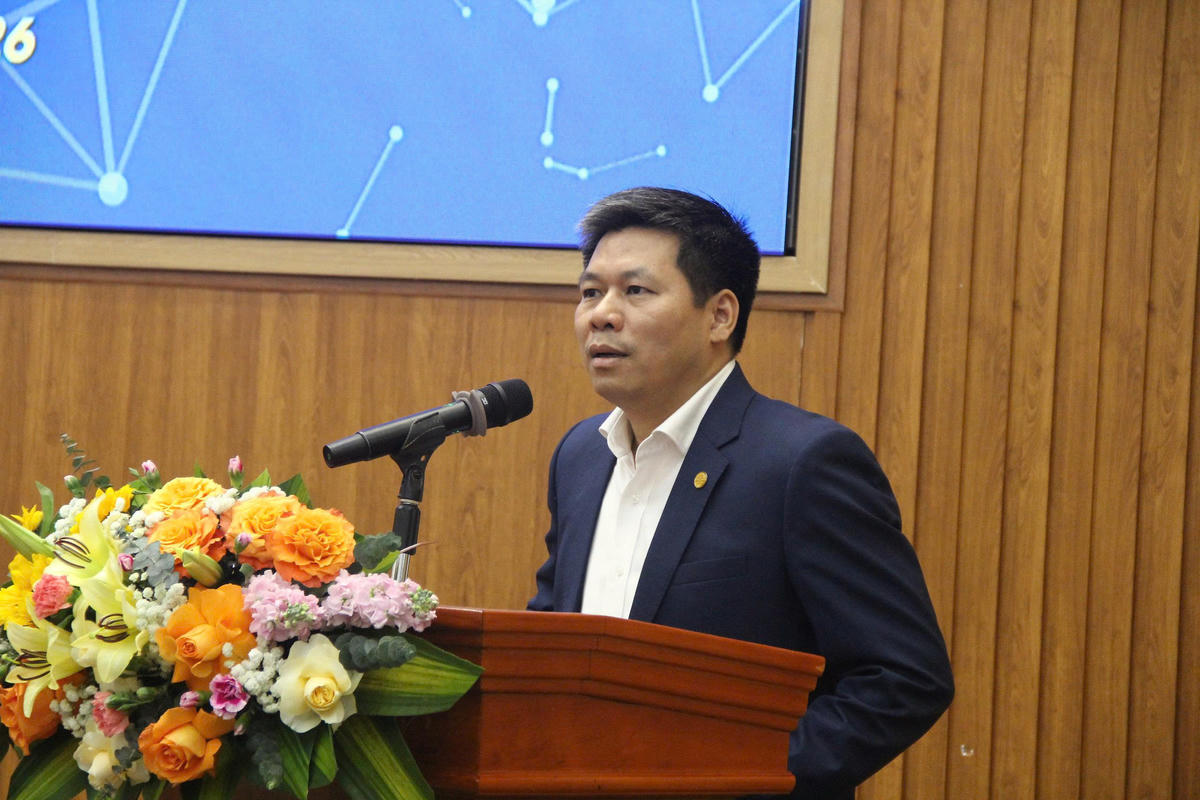 PGS.TS Kiều Văn Hoan - Phó Hiệu trưởng Trường Đại học Sư phạm Hà Nội phát biểu tại hội nghị.