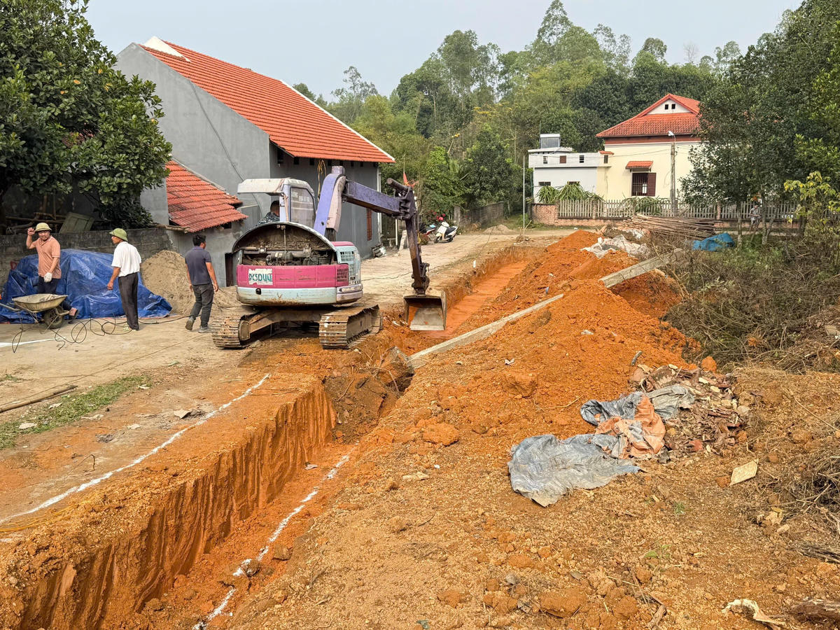 &nbsp;Khu dân cư số 7 (xã Lâm Thao, tỉnh Phú Thọ) hưởng ứng dịch rào, hiến đất cải tạo giao thông.