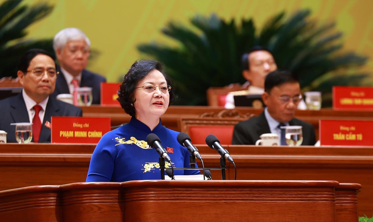 Đồng chí Phạm Thị Thanh Trà, Ủy viên Trung ương Đảng, Ủy viên Ban Thường vụ Đảng ủy Chính phủ, Phó Thủ tướng Chính phủ, tham luận về vấn đề: Xây dựng Chính phủ “Kiến tạo phát triển, liêm chính, hành động quyết liệt, phục vụ Nhân dân”