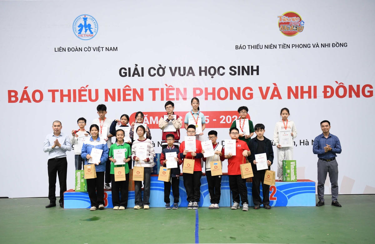 Khép lại mùa giải năm học 2025-2026, đã có 198 vận động viên được vinh danh. Đây sẽ là động lực khuyến khích các em tiếp tục phấn đấu để tiến xa hơn trong tương lai (Ảnh: TNTP&amp;NĐ).