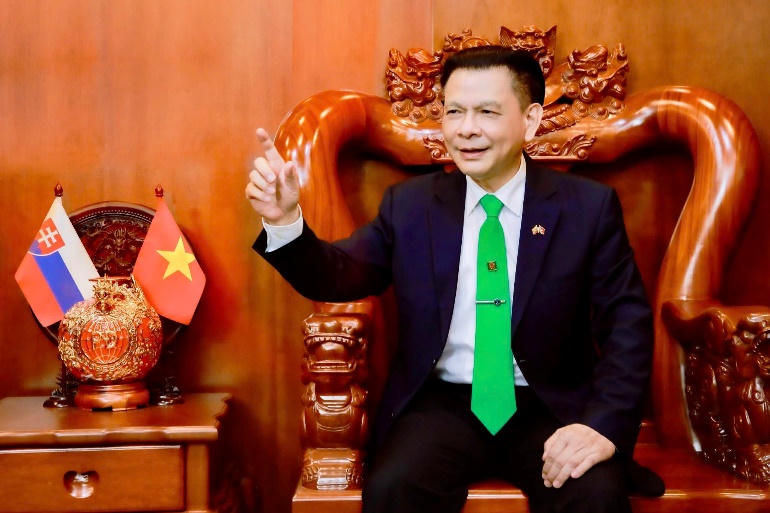 Ông Hồ Huy - Tổng Lãnh sự Danh dự Cộng hòa Slovakia tại TP. Hồ Chí Minh