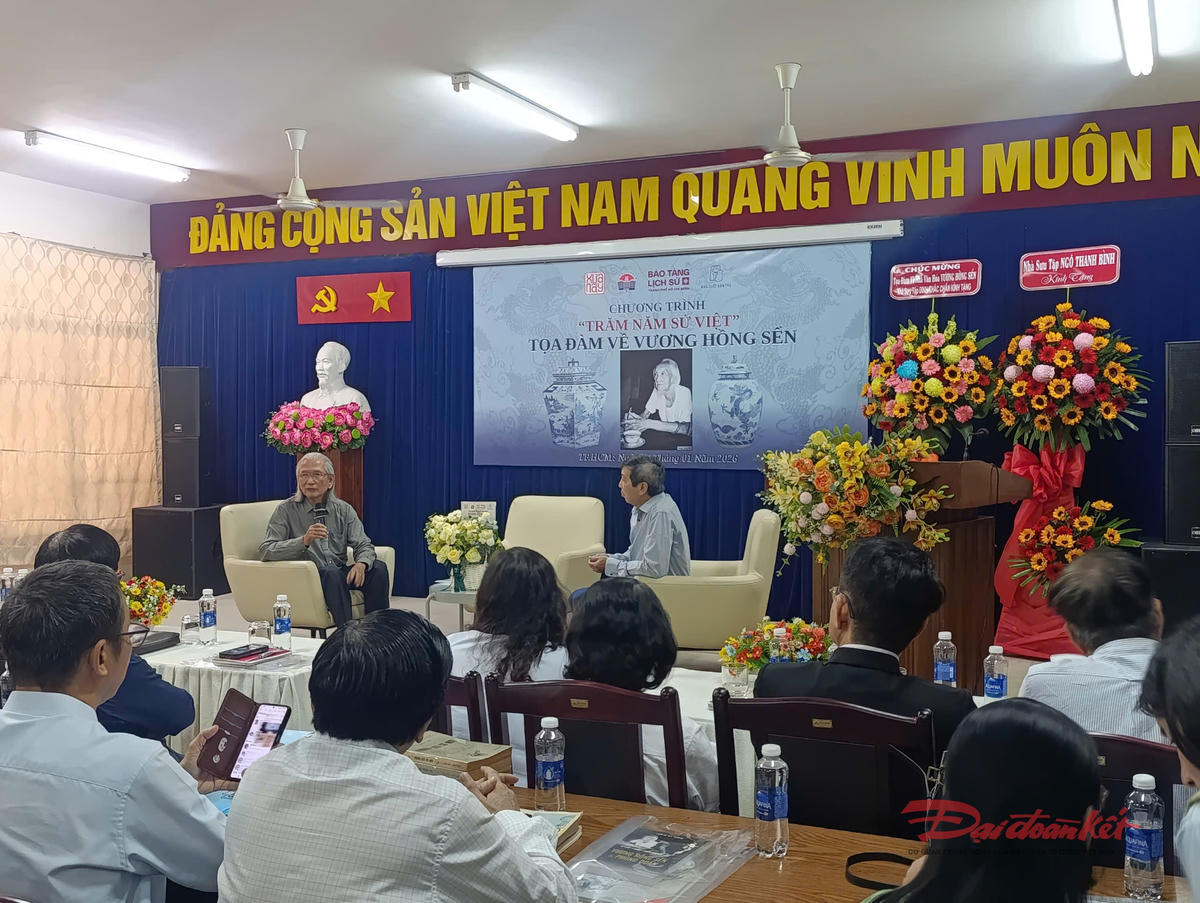 Quang cảnh toạ đàm về Nhà văn hoá Vương Hồng Sển. Ảnh: Hồng Phúc.