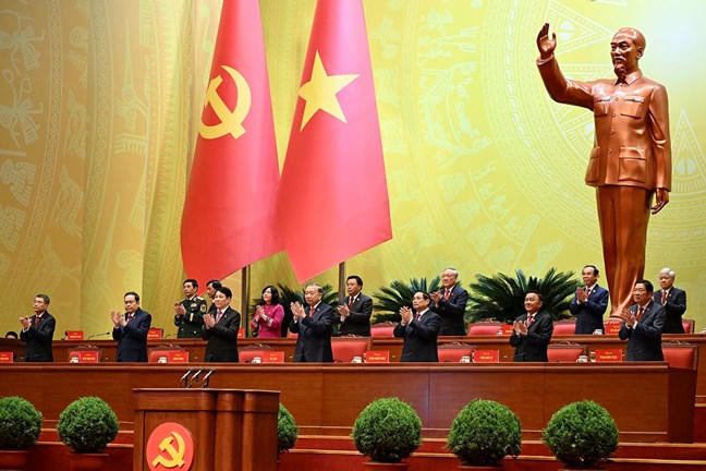 Các đồng chí lãnh đạo Đảng, Nhà nước tham gia Đoàn Chủ tịch Đại hội&nbsp;đại biểu toàn quốc lần thứ XIV của Đảng.