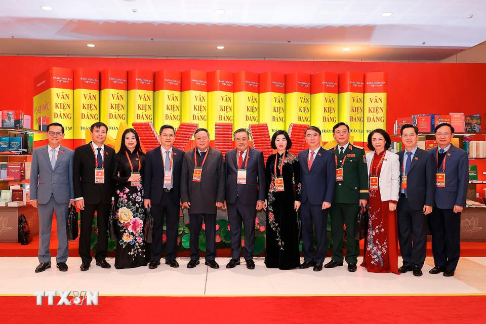 Các đại biểu Đoàn Đảng bộ thành phố Hà Nội dự ngày làm việc thứ tư Đại hội XIV của Đảng, sáng 22/1. (Ảnh: TTXVN)