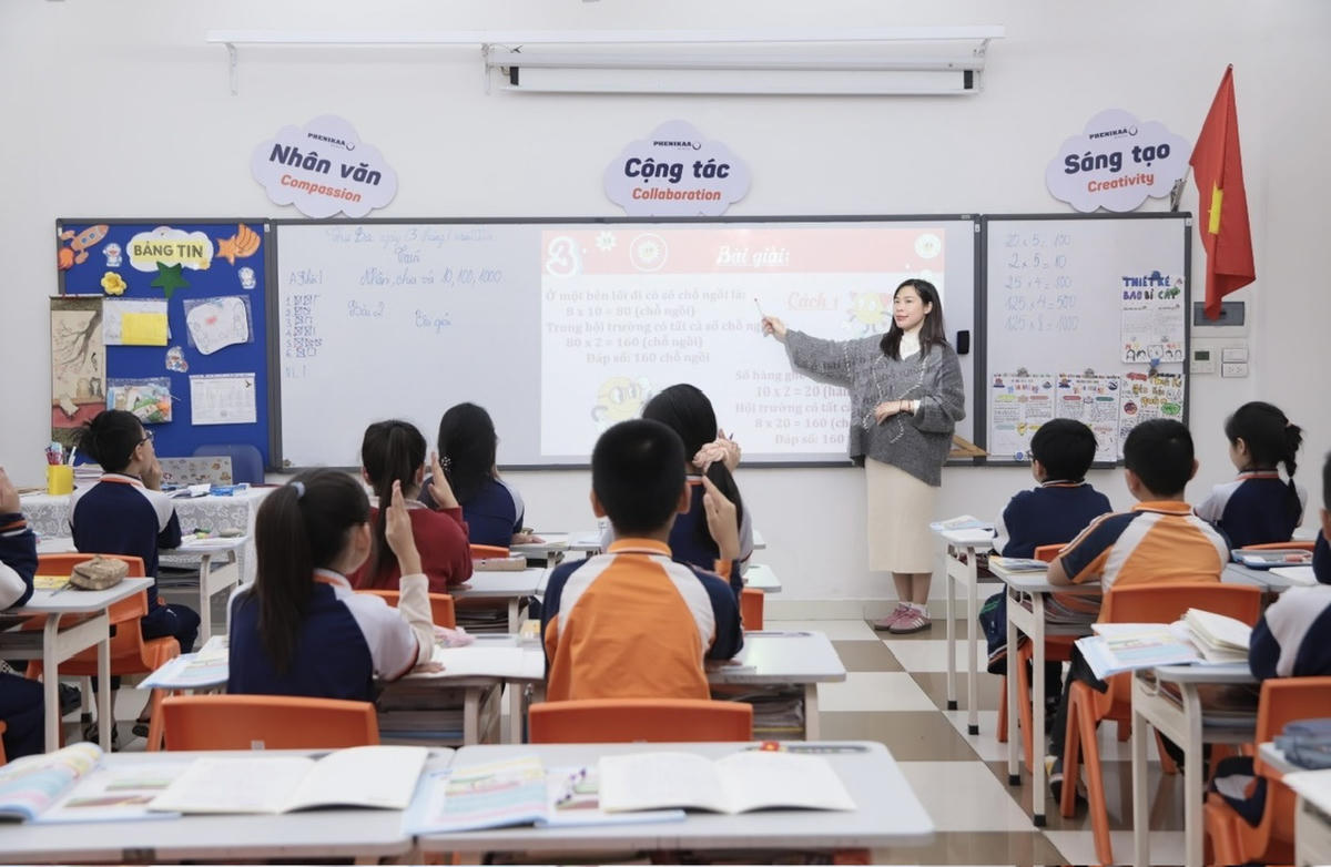 Một giờ học của cô và trò Trường THCS &amp; THPT Phenikaa. Ảnh: Nguyễn Hoài