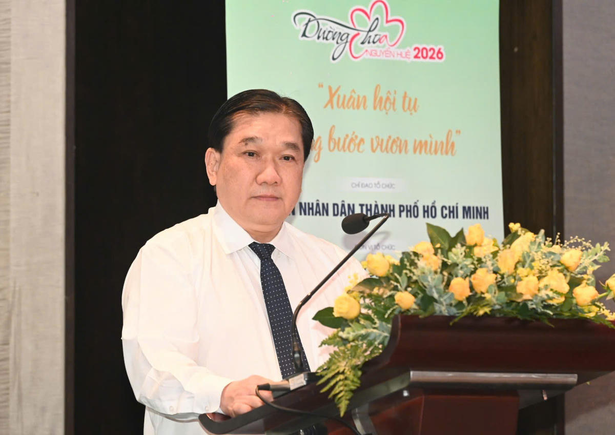 Ông Trương Đức Hùng - Tổng giám đốc Saigontourist Group thông tin về Đường hoa Tết Nguyễn Huệ năm 2026. Ảnh: Q.T