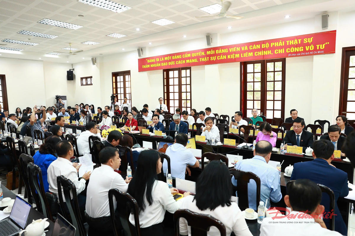 Quang cảnh hội thảo. Ảnh: T.L